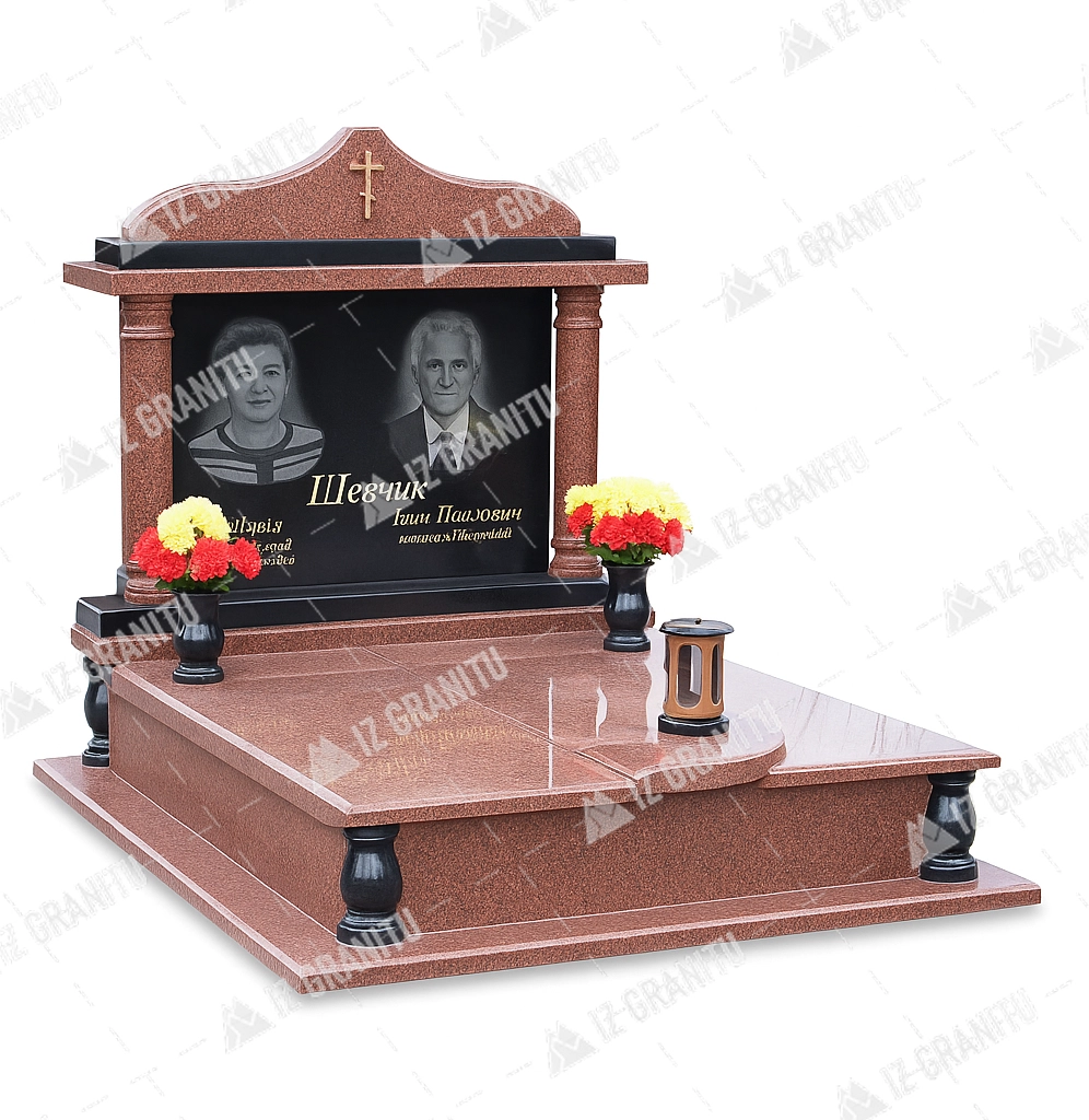 Подвійний пам'ятник 58